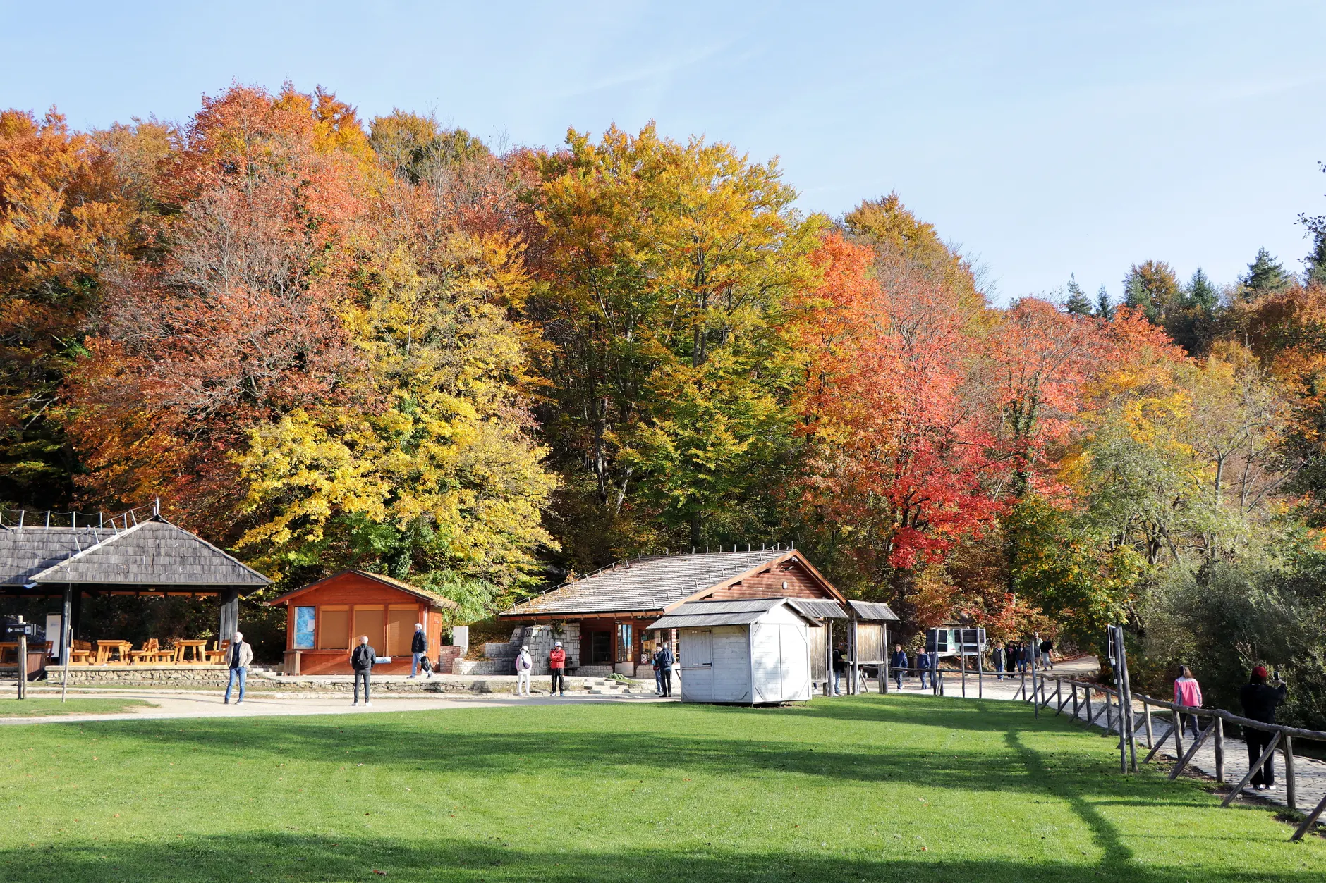 Explore the vibrant autumn colors at Plitvice Lakes National Park in Croatia. Perfect for travel and nature enthusiasts.